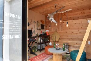 010【フルビルド】虫嫌いでも、寒い季節も楽しめるグランピングコンテナー