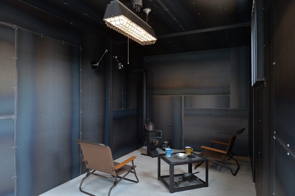 011【フルビルド】黒皮鉄に囲まれた入りたくなる刑務所!?コンテナー