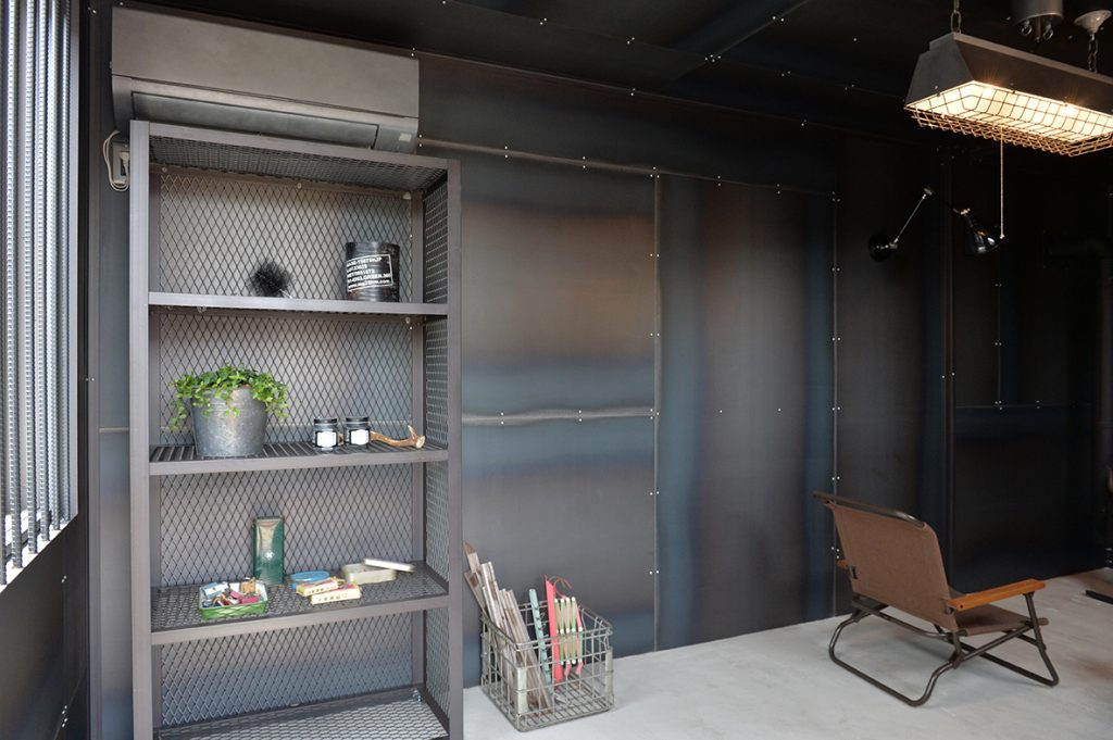 011【フルビルド】黒皮鉄に囲まれた入りたくなる刑務所!?コンテナー