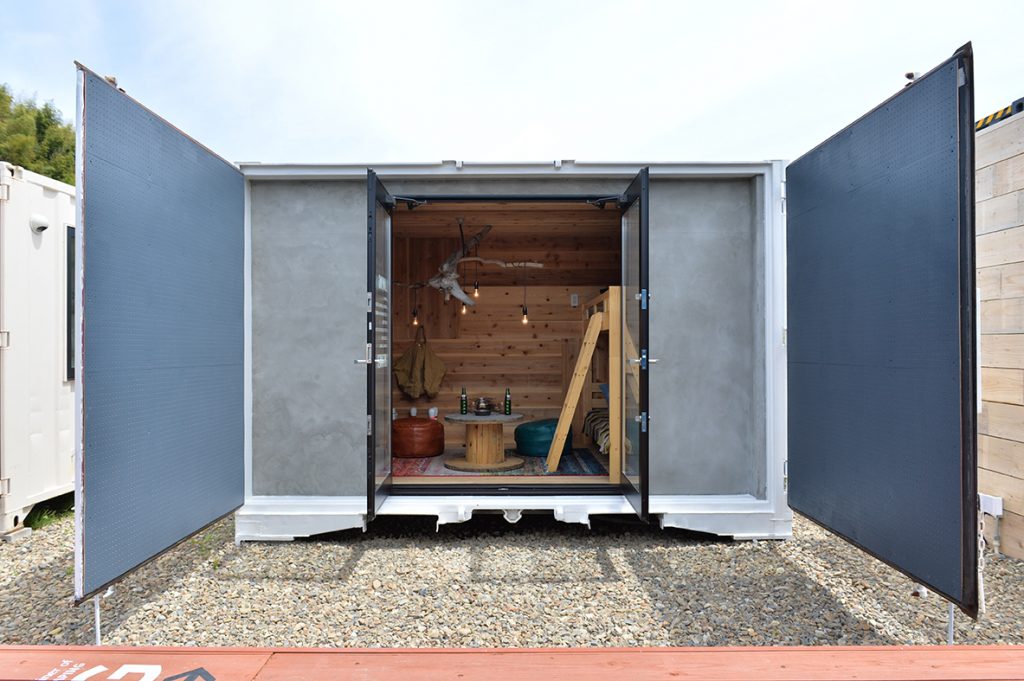 010【フルビルド】虫嫌いでも、寒い季節も楽しめるグランピングコンテナー